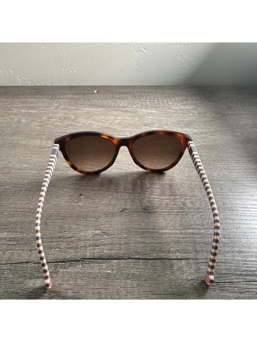 Carolina Herrera Sunglasses SHE892K COL. 0752 Stripe Arms Tortoise Pink - Picture 6 of 6